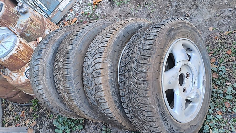 Размер195/65/15 4 балон қыстық сатам жағдайы жақсы бір ақ қыс айдалған