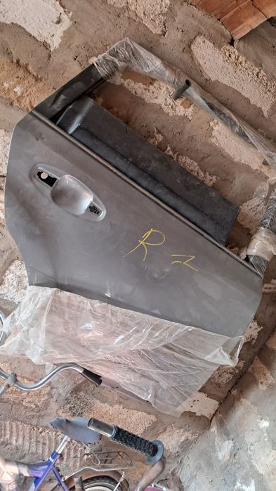 Задняя дверь на субару оутбак