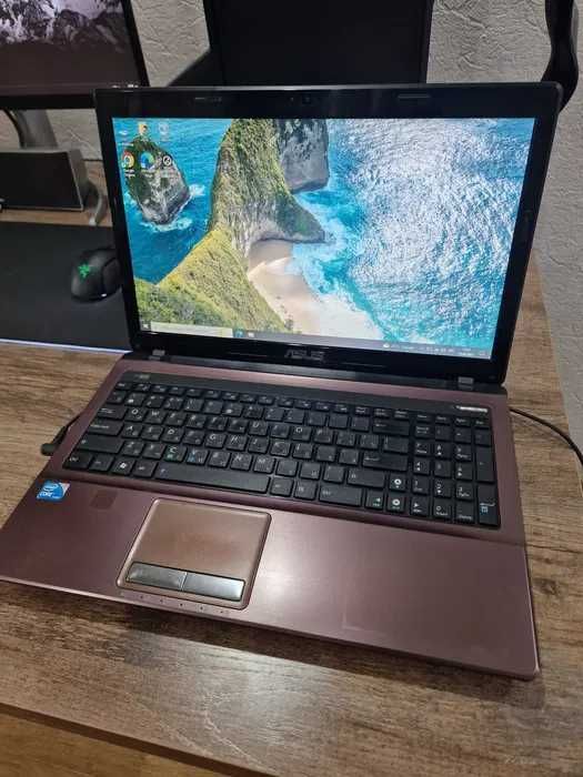 Ноутбук Asus идеальном хороший