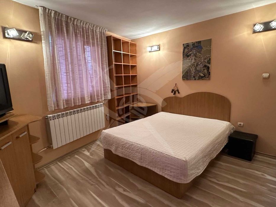 Дава се под наем Тристаен апартамент в Пловдив, Център - 70 кв.м за 700 € - Снимка #1