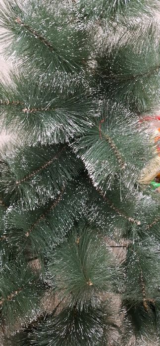 Продам ёлку искусственную