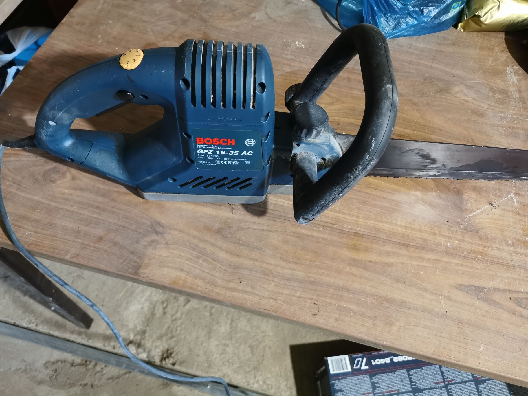Продавам електрически трион BOSCH GFZ 12-35 AS Profesional