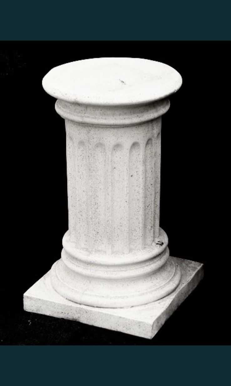 Римска колона от цимент