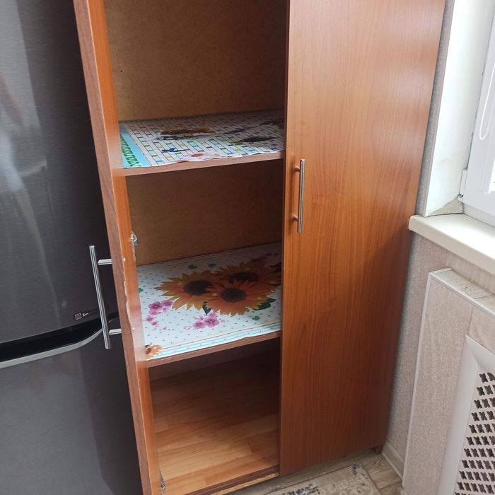 Продается шкаф для посуды