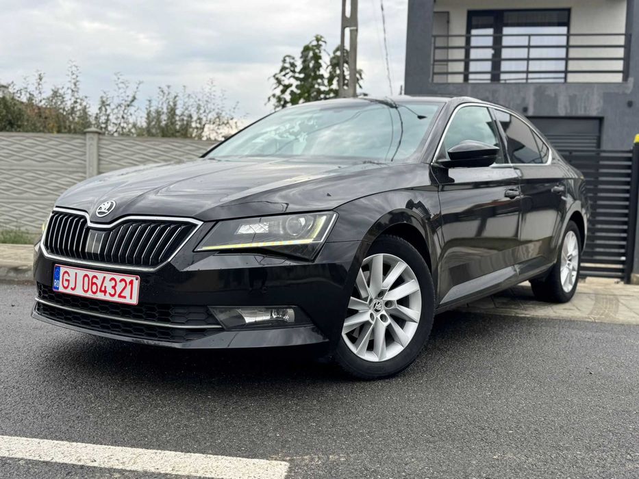 Sunt skoda superb si caut proprietar urgent !