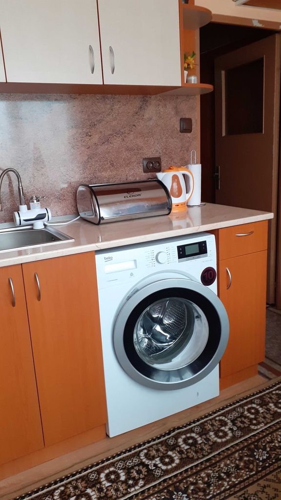 Дава се под наем Двустаен апартамент в Самоков - 70 кв.м за 51 € - Снимка #2