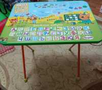 Детский стол в хорошем состоянии