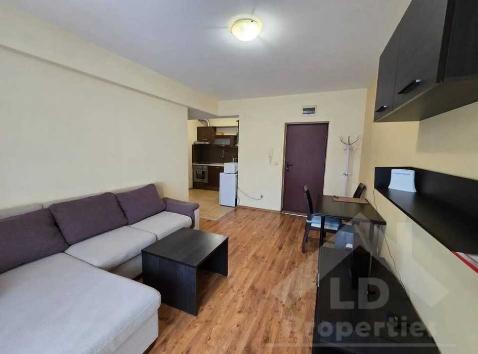 Двустаен апартамент в комплекс на втора линия от морето в р-н Кабакум