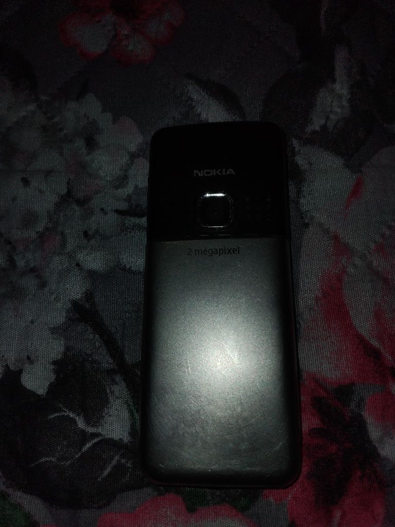 Нокиа 6300 доста запазена