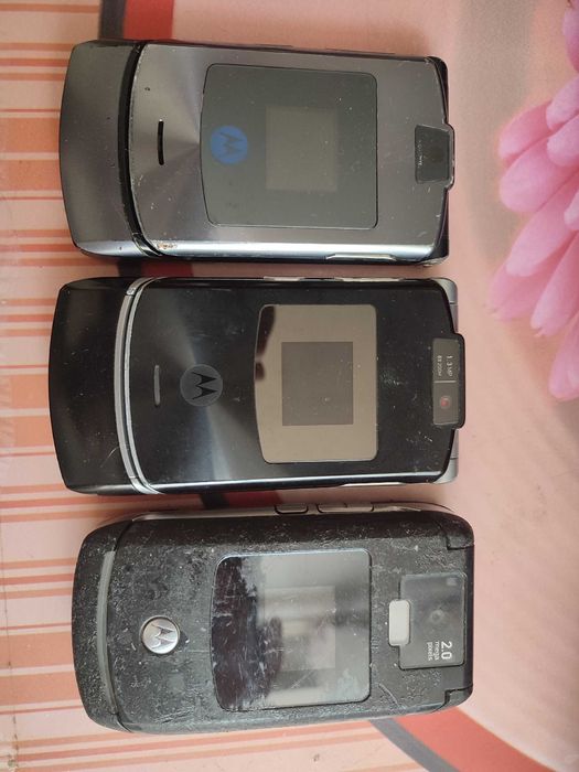 Motorola v3 на запчасти