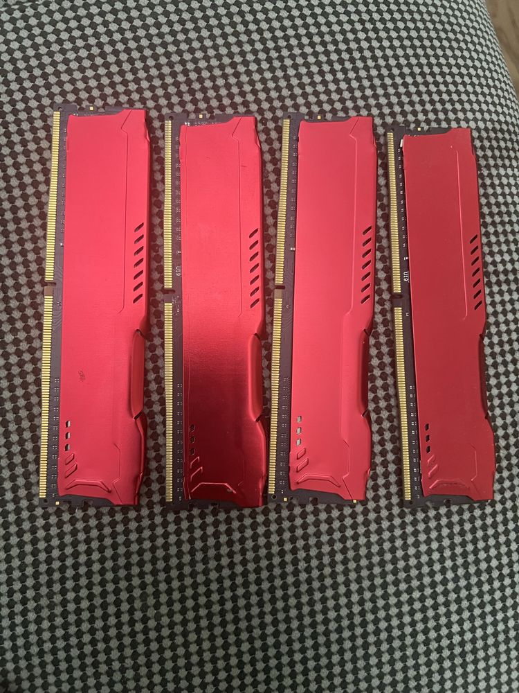 Ddr 4 .   2133 герц  две по 8 g и две  по 4 g