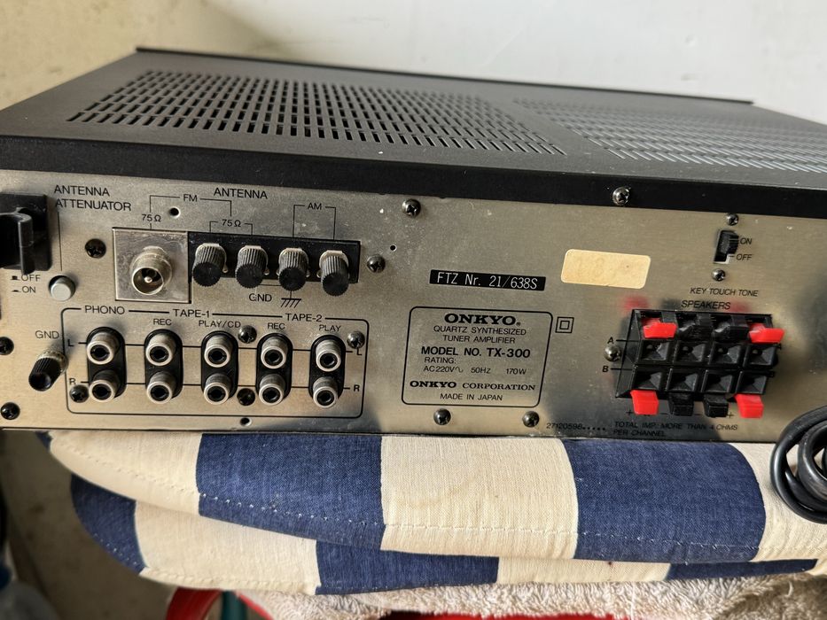 Amplificator si Tuner  Onkyo model TX-300