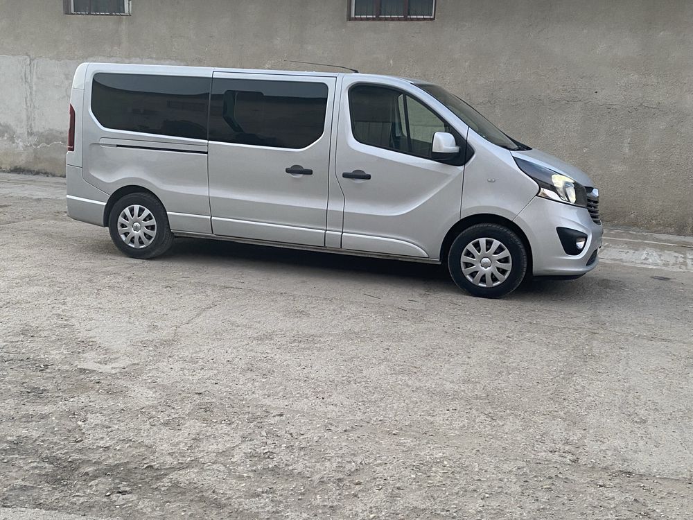 Inchiriere Auto microbuz 8+1 locuri ,Minivan rent ,Rent a Car