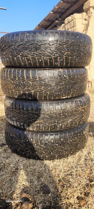 Зимние шины,комплект