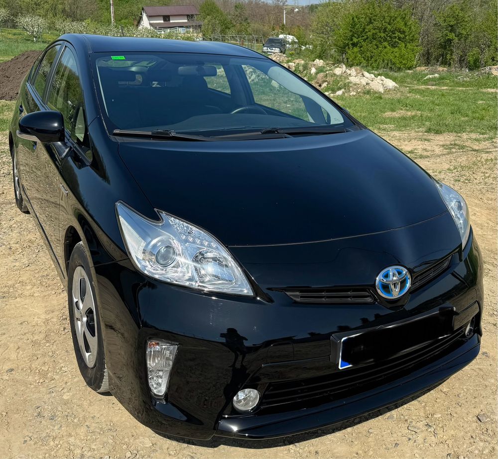 Toyota Prius Advance Hybrid