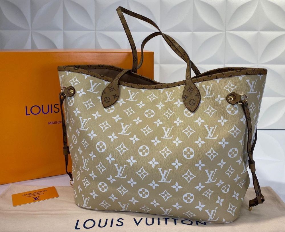 Geanta Louis Vuitton-colectia noua !Produsul este din piele naturală ,