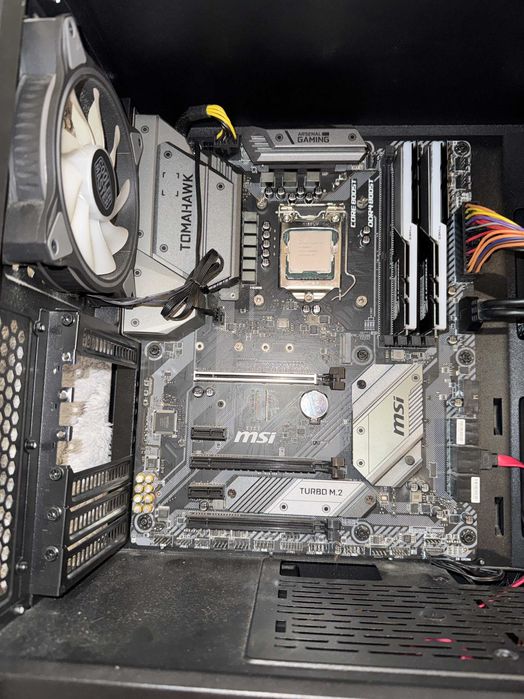 Процесор I9-9900KF/ MSI Z390 TOMAHAWK/ Рам 32GB 4000MHz CL18 + подарък