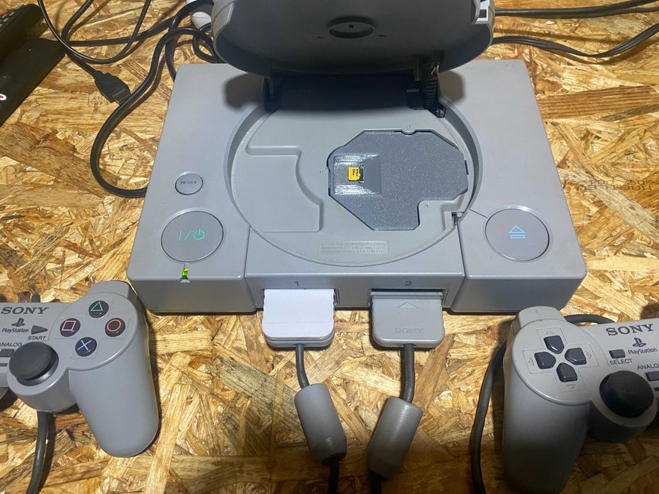 Продам PlayStation 1 с MicroSD
