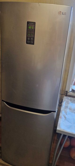 Продается холодильник