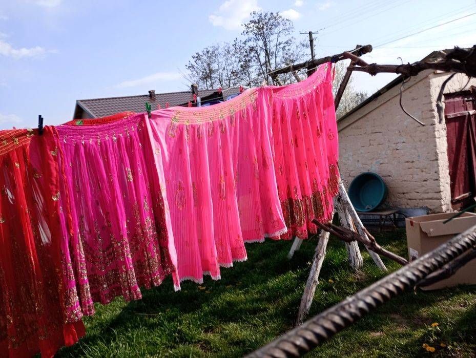 Vând fuste de caldararita