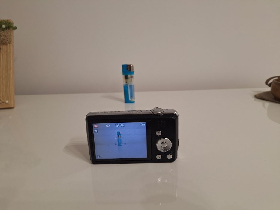 цифров фотоапарат Panasonic LUMIX FS40,14Мп,LEICA обектив