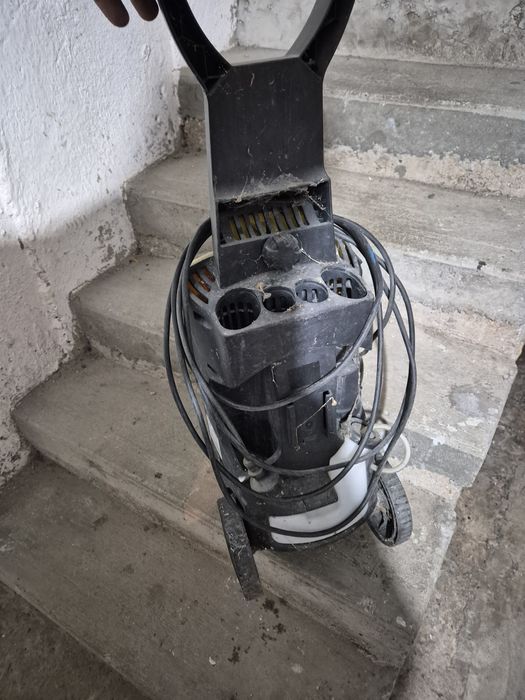 Aparat de spalat cu presiune Karcher 4.990