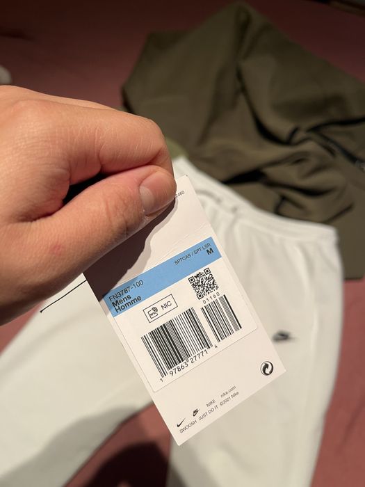 Nike долнище ново!