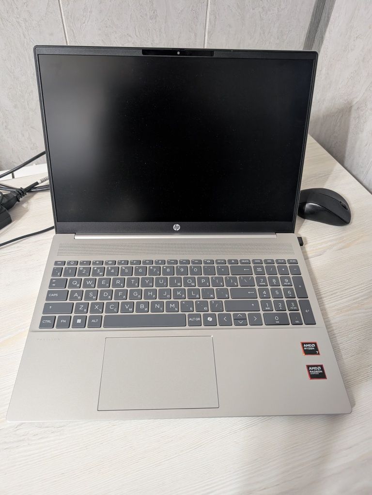 HP Pavilion 16 как новый