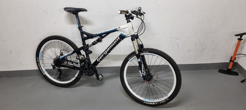 Bicicleta bergamont full suspension