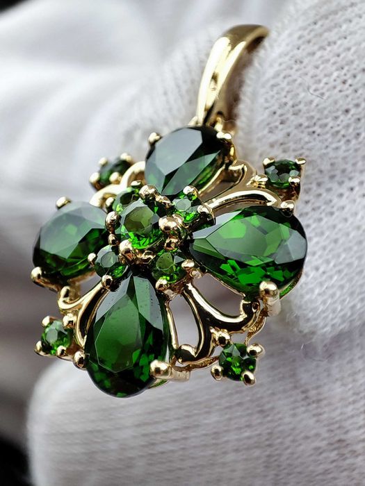 fascinant pandantiv aur 14k chrome diopside unicat