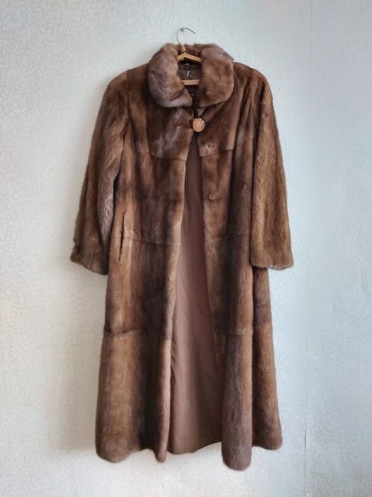 Продам Норковую Шубу (Орех)