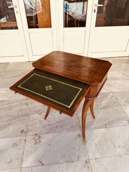 Антикварна писалищна маса / тоалетка с изтегляща се плоскост