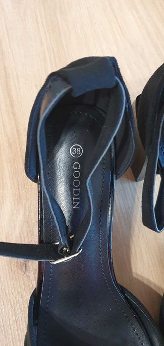 Дамски сандали на ток Goodin номер 38 нови