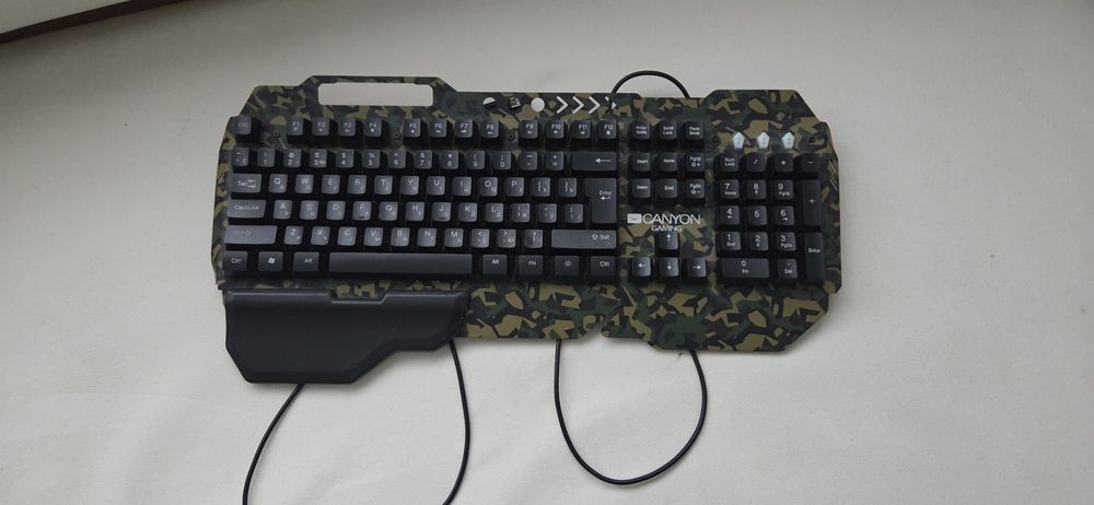 Продам клавиатуру