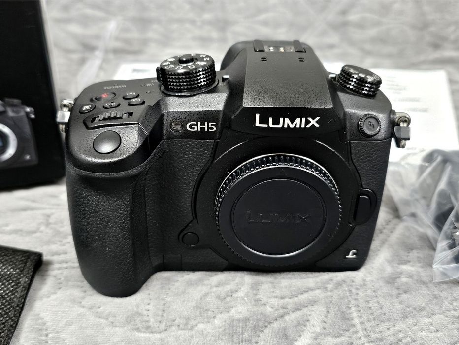 Camera body PANASONIC GH5, full box, 4k, montura mft ,impecabilă