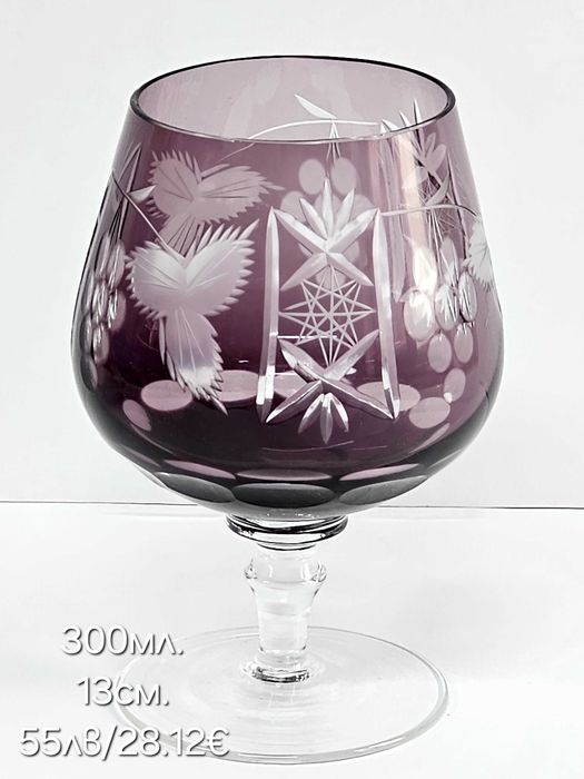 Висококачествен ръчно шлифован цветен 24% РВО кристал.