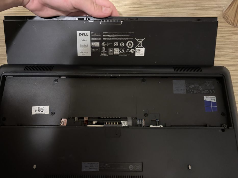 Vând Laptop Dell Latitude E7440