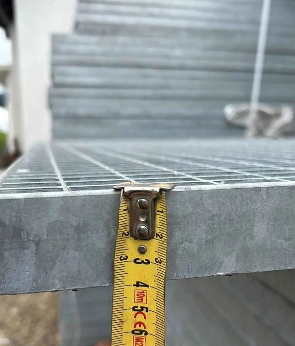 Grilaje zincate și trepte orice model dorește clientul