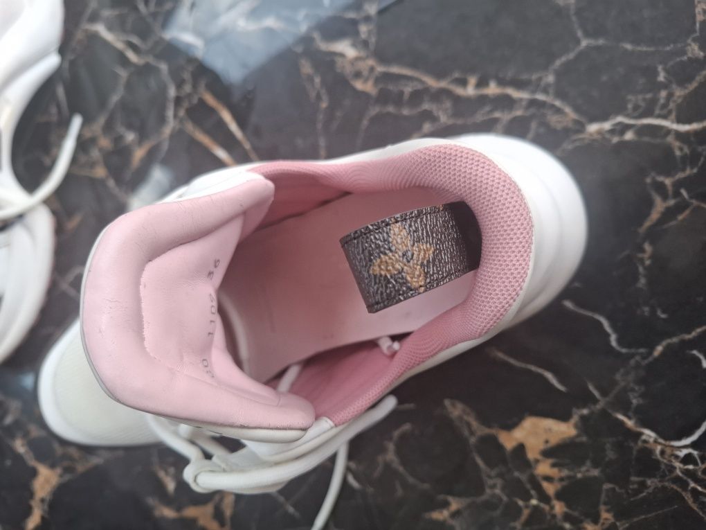 Adidasi originali Louis Vuitton dama nr 37