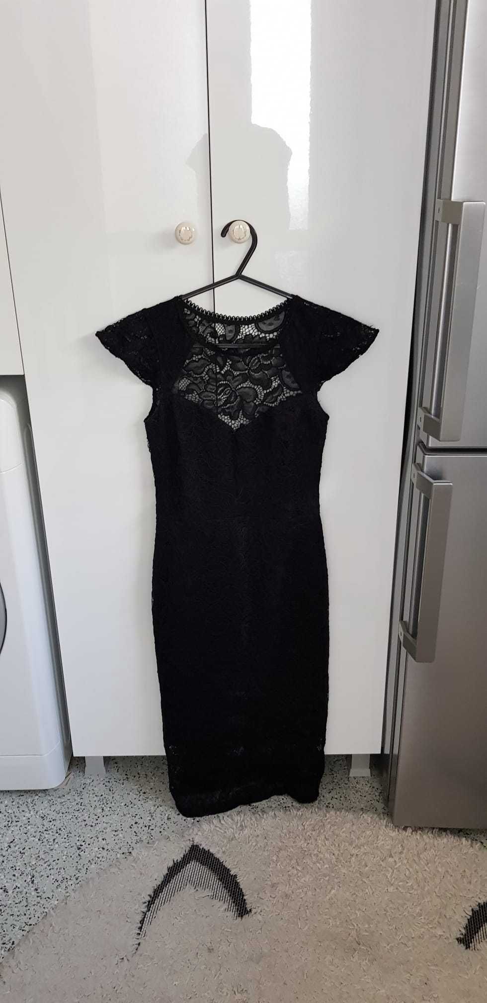 Rochie neagra elegantă