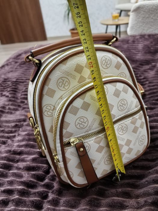 Дамска раничка - нова