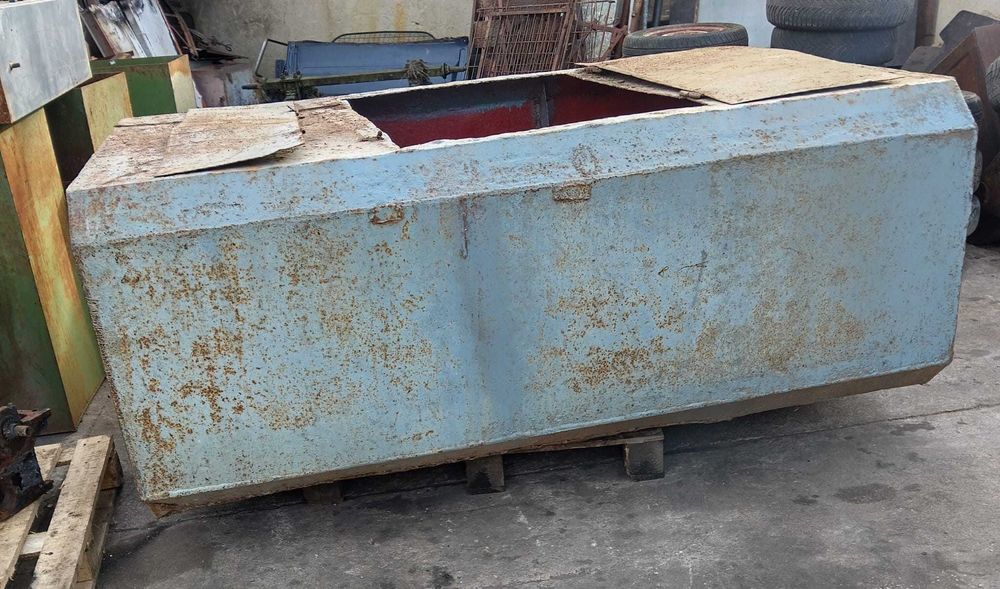 350кг, 2.5 кубика, контейнер за отпадъци, резервоар за зърно, вода