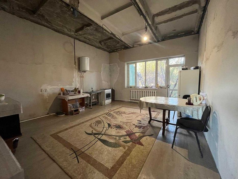 ДОМ в центре города в р-не Центр. офиса Народного Банка""