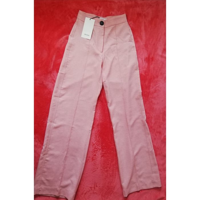 Pantaloni Bershka noi, cu etichetă
