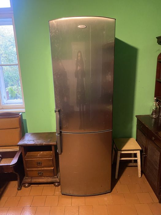 Combina frigorifica Whirlpool, clasa A+ cu capacitate totala 327 L