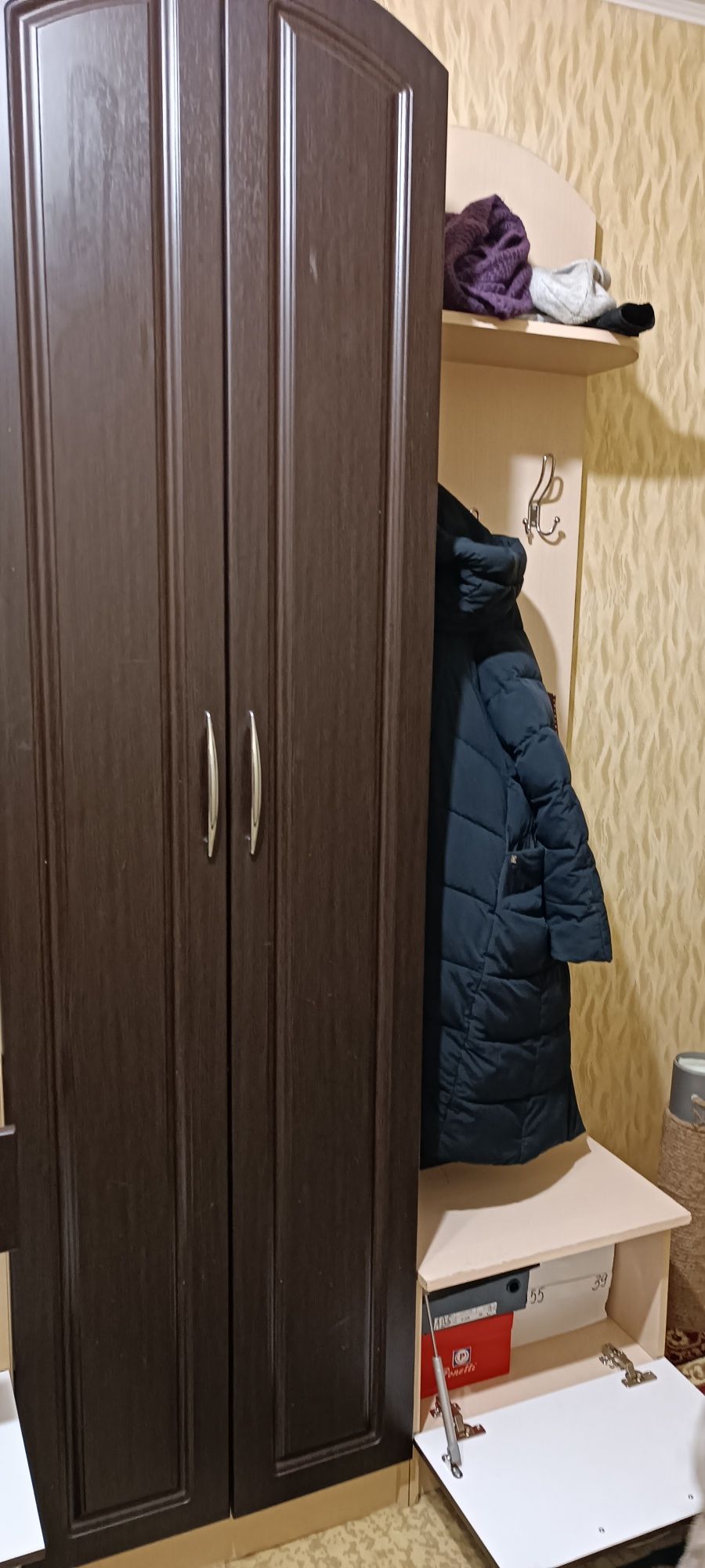 Продам срочно  прихожую