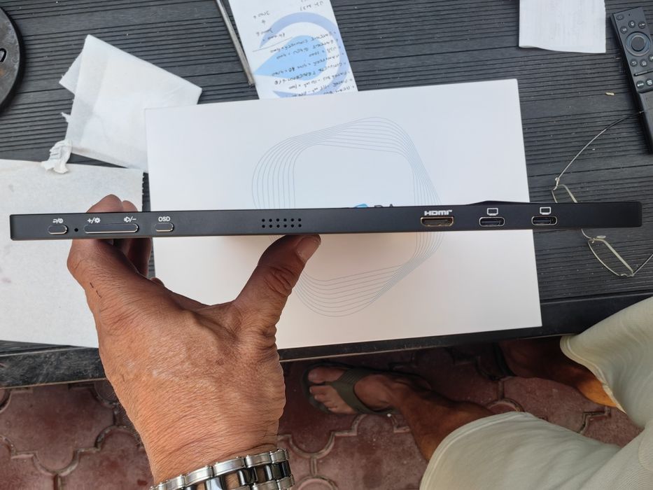 Monitor portabil 15.6"  tip tableta
