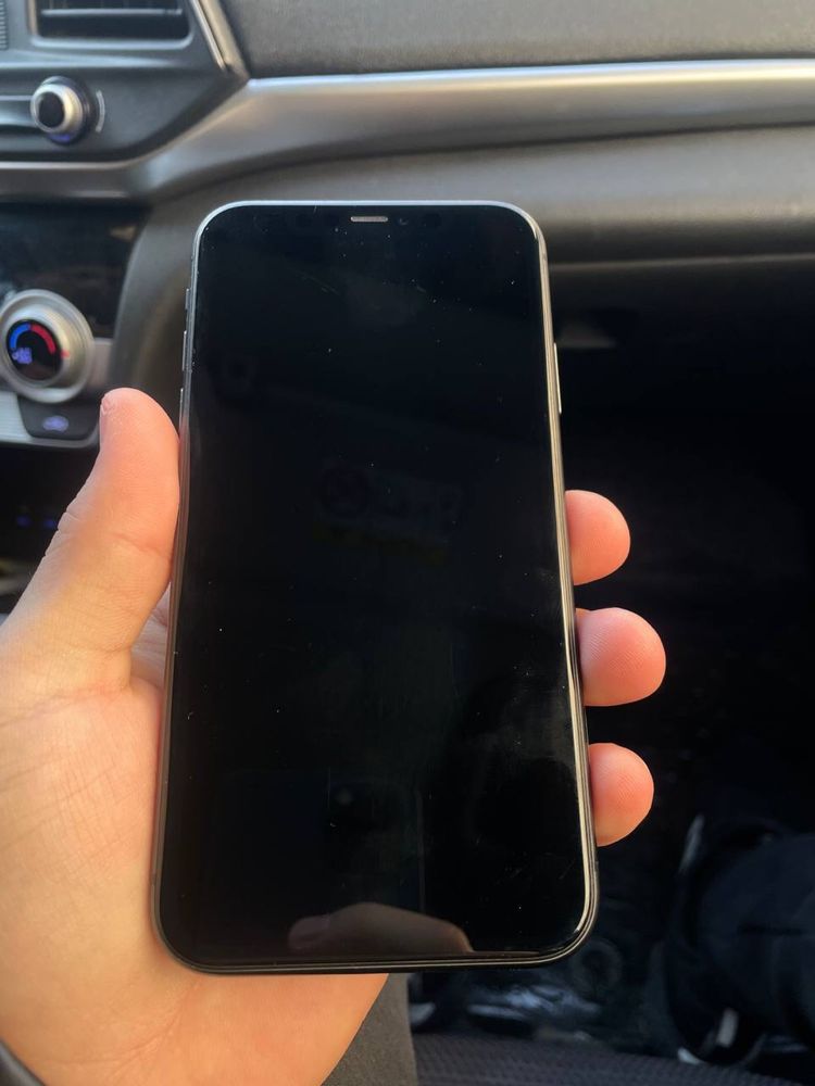 Продается айфон 11 , 64 gb , 83% аккум