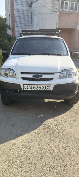 Машина Нива Chevrolet