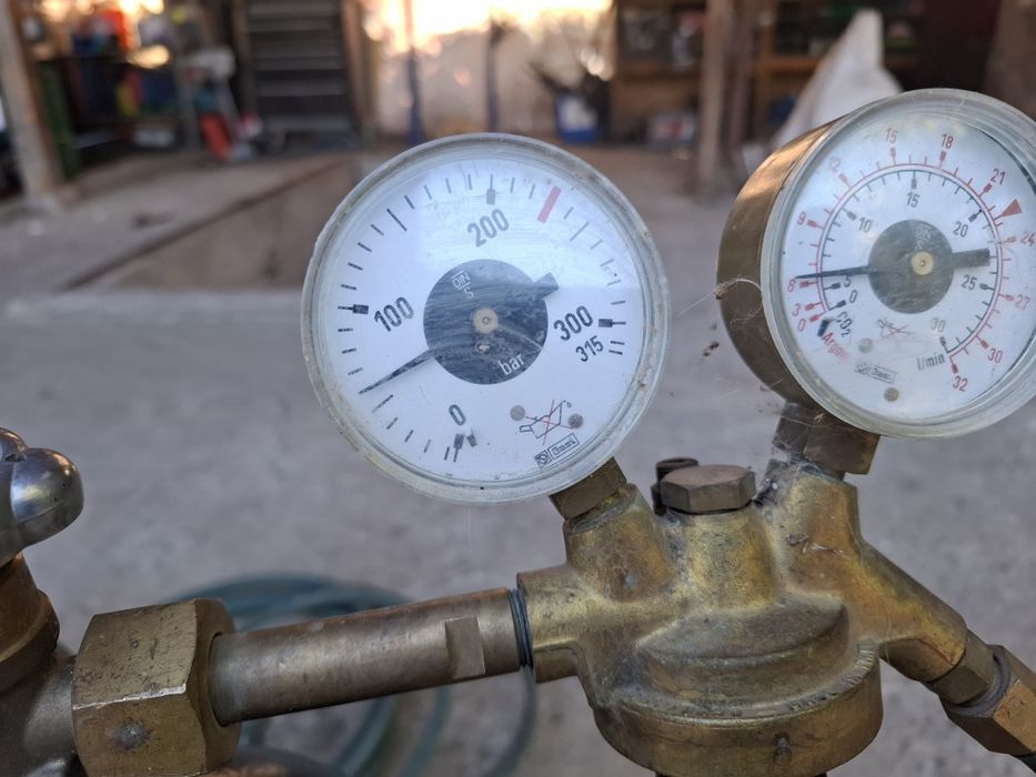 Заварачен апарат Co2 и електрожен комплект